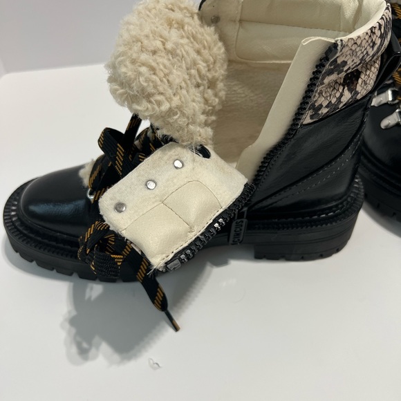 Circus by Sam Edelman Flora Lug Sole Black Furr Lace Up Ankle Boots Sz 6 - Picture 13 of 15
